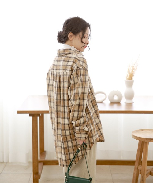 Isn't She?(イズントシー)の「起毛チェックシャツチュニック(シャツ/ブラウス・レディース・ネイビー/ベージュ・FREE)」の4枚目の写真