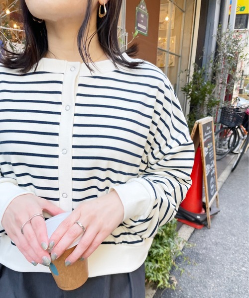 Meli rich（メリーリッチ）の「前後2WAYスナップボタンボーダーカーディガン（カーディガン/ボレロ・レディース・アイボリー/ピンク/グリーン/ネイビー・MEDIUM）」の5枚目の写真