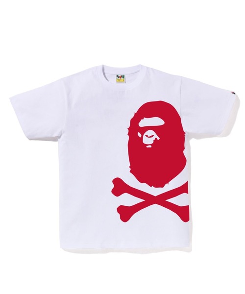 A BATHING APE(アベイシングエイプ)の「BIG APE CROSSBONE PIGMENT PRINT TEE M(Tシャツ/カットソー・メンズ・ホワイト×レッド/ホワイト×グリーン/ホワイト×ネイビー/ホワイト×ブラック・MEDIUM/X-LARGE/XX-LARGE/LARGE/SMALL)」の2枚目の写真