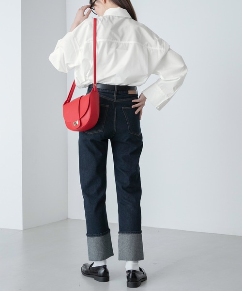 BONLECILL(ボンルシール)の「パールボタン レギュラーカラー ワイドスリーブ オーバーシャツ(シャツ/ブラウス・レディース・ブラック系/ネイビー系/ライトグリーン/ブルー/オフホワイト/ネイビー/ブラウン系/ブラック系2/ブラック系3/オレンジ系その他/ブラウン/ブルー系1・FREE)」の13枚目の写真