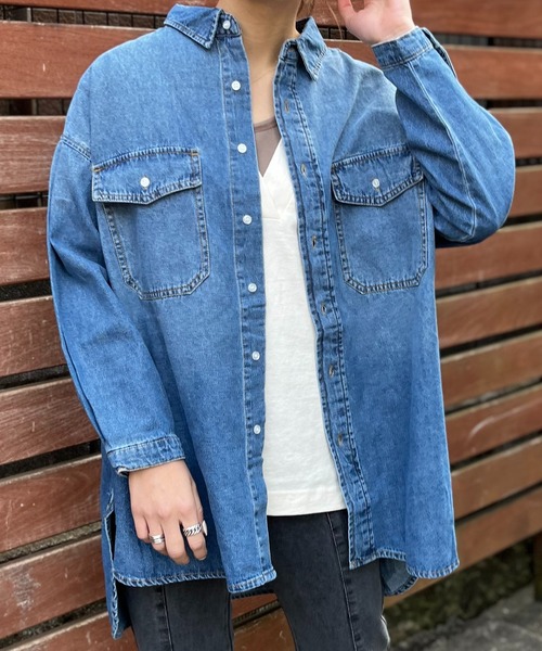 mi via loca(ミヴィアロカ)の「デニムビッグシャツ(シャツ/ブラウス・レディース・インディゴブルー・FREE)」の18枚目の写真