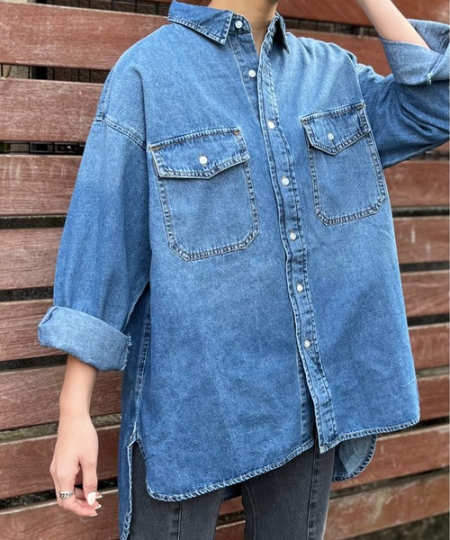 mi via loca(ミヴィアロカ)の「デニムビッグシャツ(シャツ/ブラウス・レディース・インディゴブルー・FREE)」の19枚目の写真