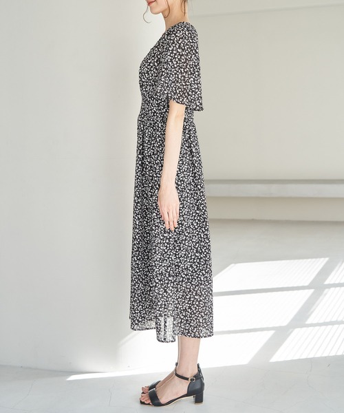 ROPE' PICNIC（ロペピクニック）の「甘め小花柄5分袖ワンピース