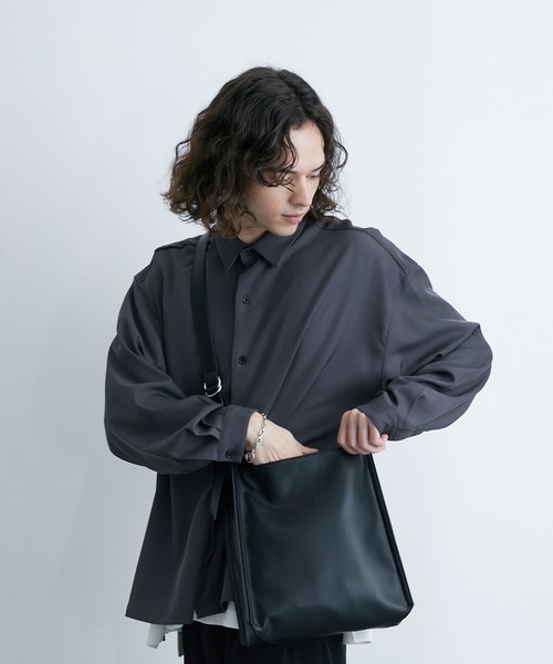 JUNRED（ジュンレッド）の「シンセティックレザースクエアバッグ（ショルダーバッグ・メンズ・ブラック・FREE）」の5枚目の写真