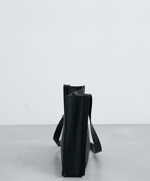 JUNRED（ジュンレッド）の「シンセティックレザースクエアバッグ（ショルダーバッグ・メンズ・ブラック・FREE）」の8枚目の写真