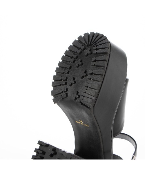 Mafmof(マフモフ)の「Mafmof(マフモフ)13cmヒール厚底ユニットソールストラップサンダル(サンダル・レディース・ホワイト/ブラック系その他/ブラック・L/M/LL/S)」の16枚目の写真