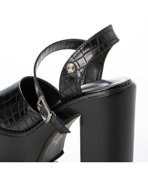 Mafmof(マフモフ)の「Mafmof(マフモフ)13cmヒール厚底ユニットソールストラップサンダル(サンダル・レディース・ホワイト/ブラック系その他/ブラック・L/M/LL/S)」の20枚目の写真