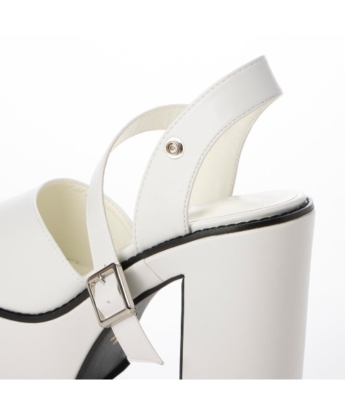 Mafmof(マフモフ)の「Mafmof(マフモフ)13cmヒール厚底ユニットソールストラップサンダル(サンダル・レディース・ホワイト/ブラック系その他/ブラック・L/M/LL/S)」の21枚目の写真