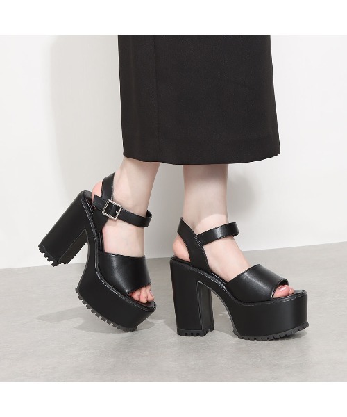 Mafmof(マフモフ)の「Mafmof(マフモフ)13cmヒール厚底ユニットソールストラップサンダル(サンダル・レディース・ホワイト/ブラック系その他/ブラック・L/M/LL/S)」の22枚目の写真