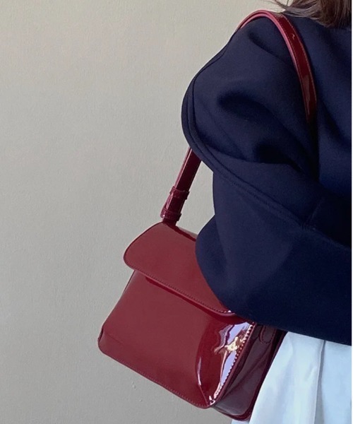 BARELY BLUE(ベアリーブルー)の「【 BARELY BLUE / ベアリーブルー 】 エナメル コンパクト ショルダーバッグ(ショルダーバッグ・レディース・ボルドー/ブラック/ブラウン・FREE)」の16枚目の写真