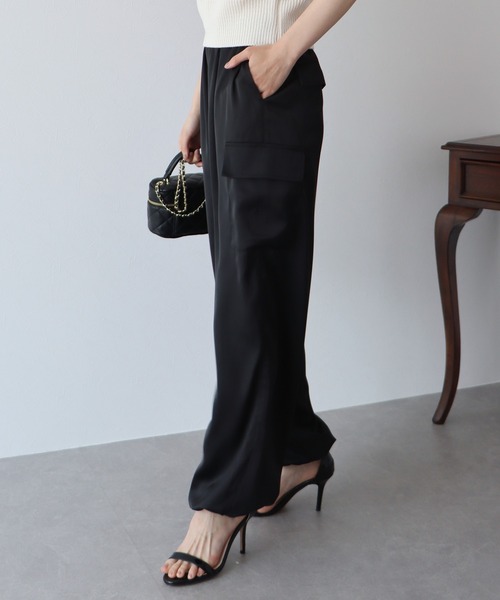 BLUEEAST（ブルーイースト）の「サテンカーゴパンツ（カーゴパンツ・レディース・ブラック/アイボリー/カーキ/ベージュ/ブラウン/グレイッシュベージュ・MEDIUM）」の9枚目の写真