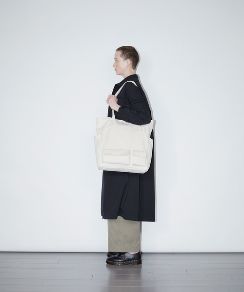 F/CE. (エフシーイー)の「F/CE. W.R CANVAS POCKET TOTE / エフシーイー 撥水キャンバス ポケットトート(トートバッグ・メンズ・アイボリー/ブラック/ネイビー/グリーン・FREE)」の11枚目の写真