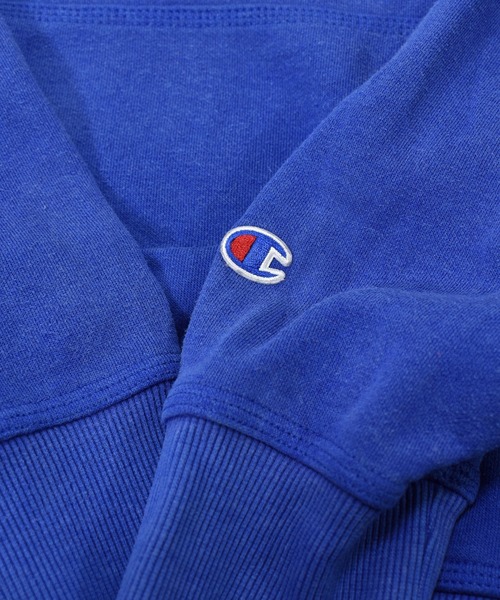 Champion(チャンピオン)の「【ヴィンテージ古着】Champion / チャンピオン ロゴ刺繍 スウェットパーカー(パーカー・メンズ・ブルー・LARGE)」の4枚目の写真