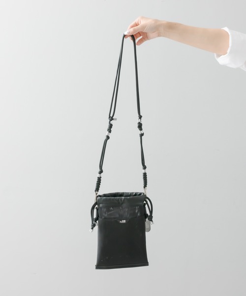 THE PURSE(ザパース )の「別注【THE PURSE(ザ・パース)】TULLEDRAWSTRING BAG S 巾着バッグ(ショルダーバッグ・レディース・シルバー/ブラック・FREE)」の3枚目の写真
