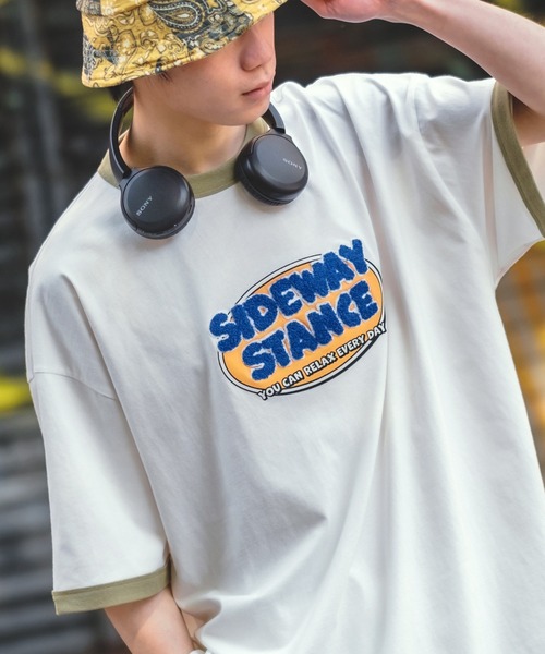 SIDEWAY STANCE(サイドウェイスタンス)の「【SIDEWAY STANCE】オリジナル グラフィック プリント & 刺しゅうデザイン 半袖 リンガーTシャツ(Tシャツ/カットソー・メンズ・ホワイト系その他/ホワイト系その他3/イエロー系その他3/ホワイト/イエロー/ブルー系その他/イエロー系その他/ブルー系その他2/ブルー系その他3/ホワイト系その他2/イエロー系その他2/ブルー・MEDIUM/LARGE/X-LARGE)」の4枚目の写真
