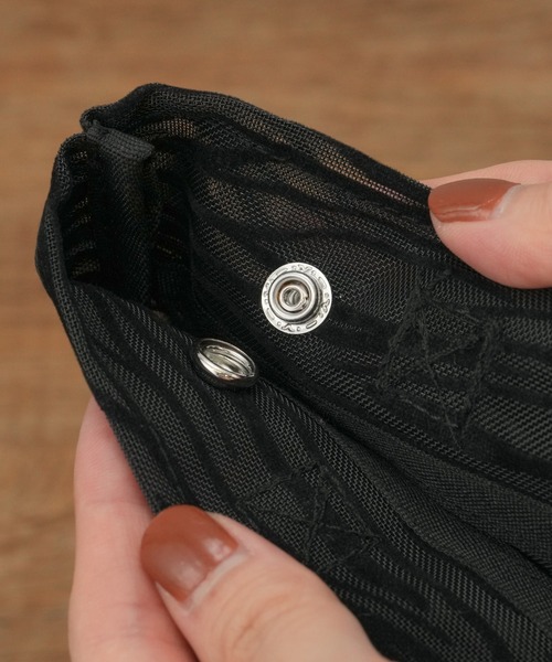 Actually(アクチュアリー)の「メッシュバッグインバッグ(ポーチ・レディース・ブラック/ゼブラ/ストライプ・フリー)」の7枚目の写真