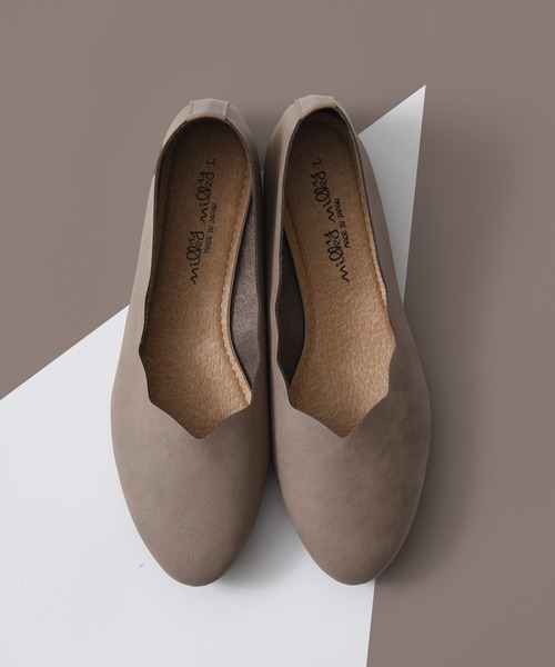 CALIFORNIA OUTFITTERS（カリフォルニア アウトフィッターズ）の「3-フラワーカット ローヒール パンプス 「柔らかくて、軽量で履きやすい日本製のパンプス」【Maison select -メゾンセレクト-cawaii shoes カワイイシューズコレクション】（パンプス・レディース・グレイッシュベージュ/グリーン/ベージュ/ブラック・M/L）」の4枚目の写真