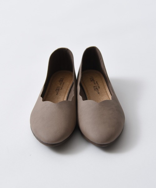 CALIFORNIA OUTFITTERS（カリフォルニア アウトフィッターズ）の「3-フラワーカット ローヒール パンプス 「柔らかくて、軽量で履きやすい日本製のパンプス」【Maison select -メゾンセレクト-cawaii shoes カワイイシューズコレクション】（パンプス・レディース・グレイッシュベージュ/グリーン/ベージュ/ブラック・M/L）」の13枚目の写真