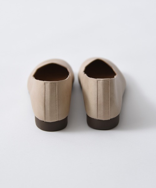 CALIFORNIA OUTFITTERS（カリフォルニア アウトフィッターズ）の「3-フラワーカット ローヒール パンプス 「柔らかくて、軽量で履きやすい日本製のパンプス」【Maison select -メゾンセレクト-cawaii shoes カワイイシューズコレクション】（パンプス・レディース・グレイッシュベージュ/グリーン/ベージュ/ブラック・M/L）」の18枚目の写真