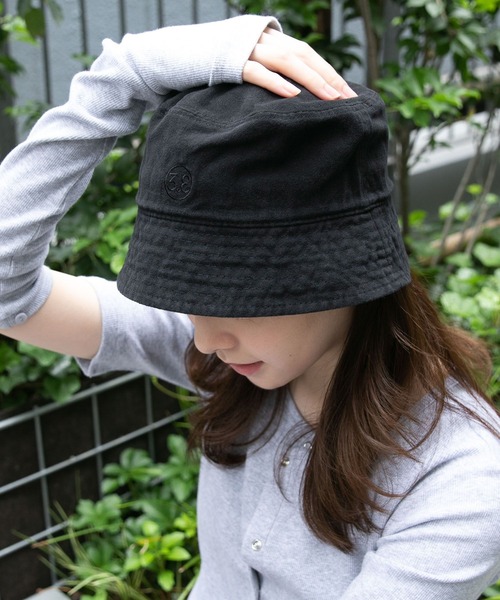 3.3 Field Trip （3.3フィールドトリップ）の「【UNISEX】3.3 Field Trip／ミニロゴバケハ 2967969（ハット・レディース・ブラック/ベージュ・FREE）」の2枚目の写真