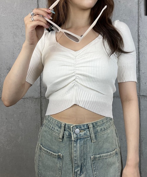 ROGER AND RAW(ロジャーアンドロウ)の「シャーリングクロップド半袖ニットトップス(Tシャツ/カットソー・レディース・ホワイト/ブラック/ラベンダー・FREE)」の2枚目の写真