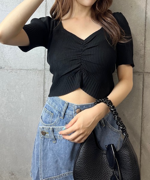ROGER AND RAW(ロジャーアンドロウ)の「シャーリングクロップド半袖ニットトップス(Tシャツ/カットソー・レディース・ホワイト/ブラック/ラベンダー・FREE)」の15枚目の写真