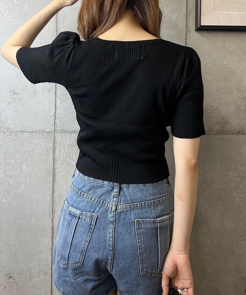 ROGER AND RAW(ロジャーアンドロウ)の「シャーリングクロップド半袖ニットトップス(Tシャツ/カットソー・レディース・ホワイト/ブラック/ラベンダー・FREE)」の21枚目の写真