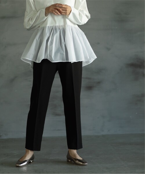 OPAQUE.CLIP（オペークドットクリップ）の「◆≪エマール検証済≫イージーテーパードパンツ/ネオサーモ【洗濯機洗い可/蓄熱素材/ストレッチ/イージーケア】（その他パンツ・レディース・ボルドー/ブラウン系その他/オフホワイト/ブラック・38/36/40/34/42）」の5枚目の写真