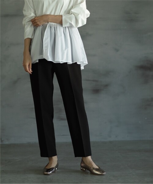 OPAQUE.CLIP（オペークドットクリップ）の「◆≪エマール検証済≫イージーテーパードパンツ/ネオサーモ【洗濯機洗い可/蓄熱素材/ストレッチ/イージーケア】（その他パンツ・レディース・ボルドー/ブラウン系その他/オフホワイト/ブラック・38/36/40/34/42）」の6枚目の写真