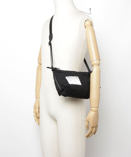 ADAM PATEK(アダムパテック)の「【ADAM PATEK】square quilt mini shoulder bag/スクエアキルティングミニショルダーバッグ(ショルダーバッグ・メンズ・ホワイト/ブルー/ブラック/カーキ・フリー)」の8枚目の写真