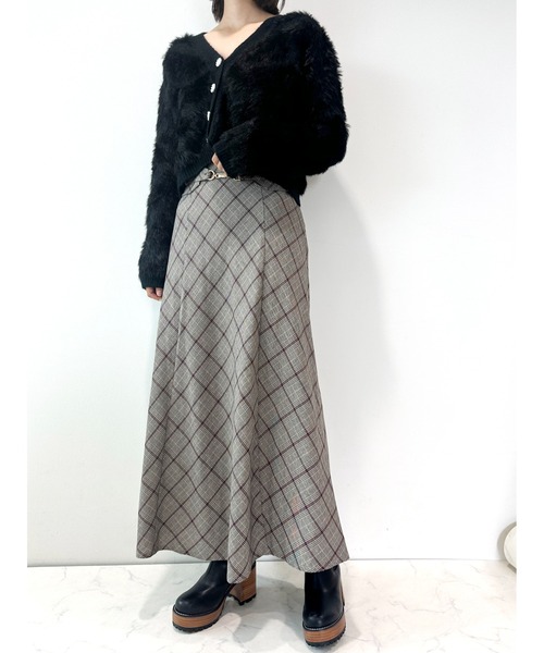 CECIL McBEE（セシルマクビー）の「ビジュー釦付きカーディガン（ニット/セーター・レディース・ピンク/ブラック/アイボリー・MEDIUM）」の5枚目の写真