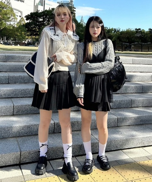 SPINNS(スピンズ)の「つけるだけで甘かわ度UP☆彡フリルビッグカラーつけ襟(付け襟・レディース・ホワイト×ブラック・ONESIZE)」の5枚目の写真