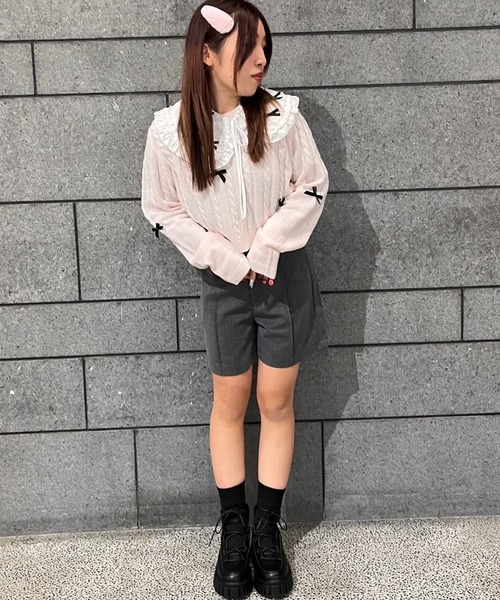 SPINNS(スピンズ)の「つけるだけで甘かわ度UP☆彡フリルビッグカラーつけ襟(付け襟・レディース・ホワイト×ブラック・ONESIZE)」の10枚目の写真
