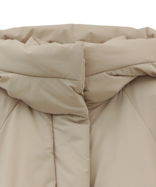 CLANE（クラネ）の「BALLOON HOODIE LONG DOWN COAT（ダウンジャケット/コート・レディース・ベージュ/ブラック/ブルー/アイボリー・1/0/2）」の11枚目の写真