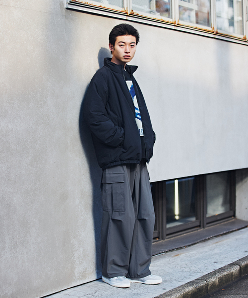 EDIFICE（エディフィス）の「ナイロントリコット HUGEASY カーゴパンツ（カーゴパンツ・メンズ・グレー/ネイビー・LARGE/MEDIUM）」の3枚目の写真