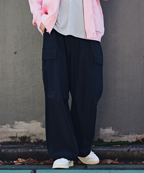 EDIFICE（エディフィス）の「ナイロントリコット HUGEASY カーゴパンツ（カーゴパンツ・メンズ・グレー/ネイビー・LARGE/MEDIUM）」の9枚目の写真