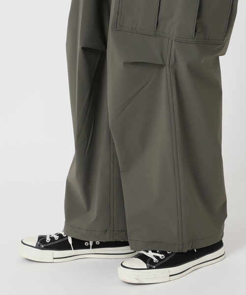 EDIFICE（エディフィス）の「ナイロントリコット HUGEASY カーゴパンツ（カーゴパンツ・メンズ・グレー/ネイビー・LARGE/MEDIUM）」の19枚目の写真