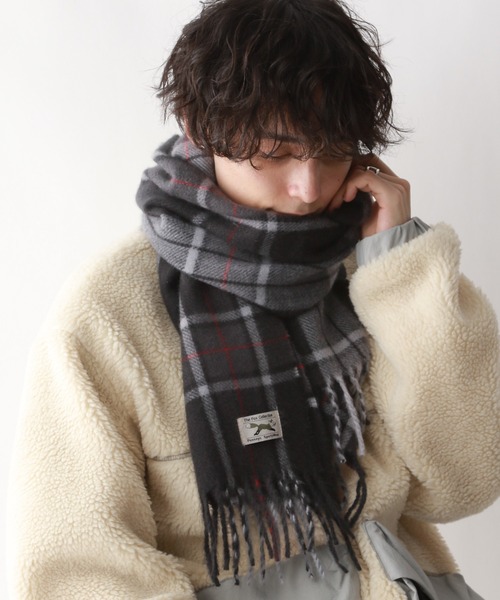 PENNEYS（ぺニーズ）の「【THE FOX】ユニセックス/チェックマフラー（マフラー・メンズ・ブラック/ダークグリーン/マスタード・FREE）」の4枚目の写真