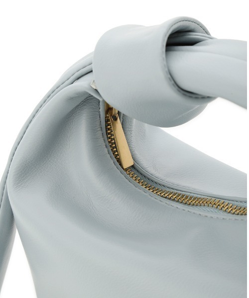 Mila Owen（ミラオーウェン）の「ノットデザインワンハンドルバッグ（ショルダーバッグ・レディース・ブラック/ライトブルー/シルバー・FREE）」の7枚目の写真