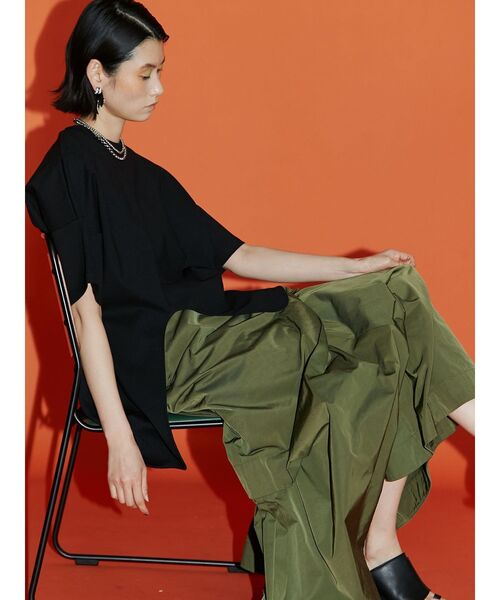 UN3D.（アンスリード）の「TUCK PLEATS SK / タックプリーツ