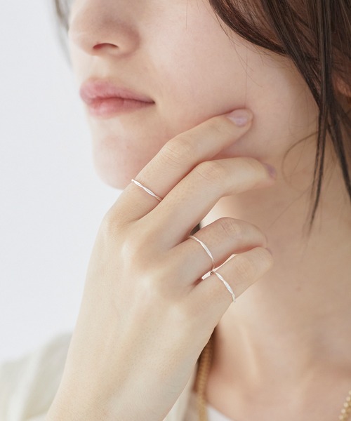 LAVEANGE（ラビアンジェ）の「ツイストスキニーシルバーリングセット/3本（リング・レディース・シルバー・M/S/L）」の3枚目の写真
