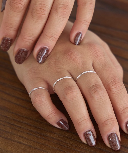 LAVEANGE（ラビアンジェ）の「ツイストスキニーシルバーリングセット/3本（リング・レディース・シルバー・M/S/L）」の7枚目の写真