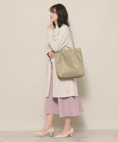 ITS'DEMO（イッツデモ）の「◆【通勤／A4対応】タックハンドル仕切り薄マチトート（トートバッグ・レディース・ライトグレー/ベージュ/ライトパープル/アイボリー/ブラック・00）」の10枚目の写真