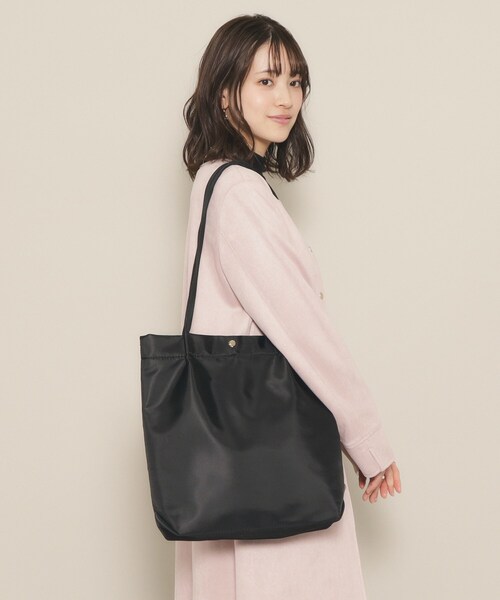 ITS'DEMO（イッツデモ）の「◆【通勤／A4対応】タックハンドル仕切り薄マチトート（トートバッグ・レディース・ライトグレー/ベージュ/ライトパープル/アイボリー/ブラック・00）」の7枚目の写真