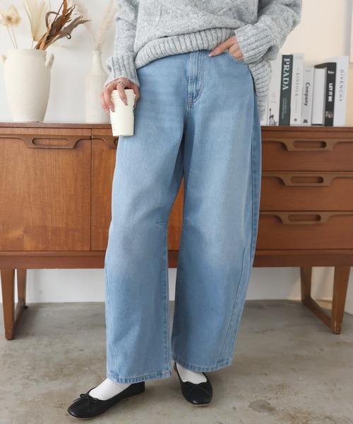 Doula Doula（ドゥーラドゥーラ）の「カーブラインパンツ（デニムパンツ・レディース・サックスブルー/ブラック/ブルー/インディゴブルー・FREE/M/L）」の3枚目の写真