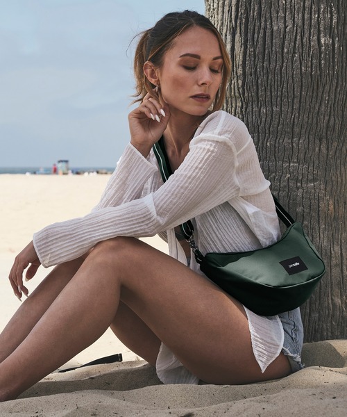 ひまわりです。pack safe クロスボディショルダーバッグ ひまわりです。pack safe クロスボディショルダーバッグ PacSafe