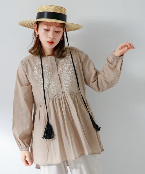 URBAN RESEARCH Sonny Label(アーバンリサーチサニーレーベル)の「エアリーコットンエンブロイダリーブラウス(シャツ/ブラウス・レディース・ベージュ/オフホワイト/ブルー/ブラック・FREE)」の4枚目の写真