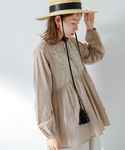 URBAN RESEARCH Sonny Label(アーバンリサーチサニーレーベル)の「エアリーコットンエンブロイダリーブラウス(シャツ/ブラウス・レディース・ベージュ/オフホワイト/ブルー/ブラック・FREE)」の16枚目の写真