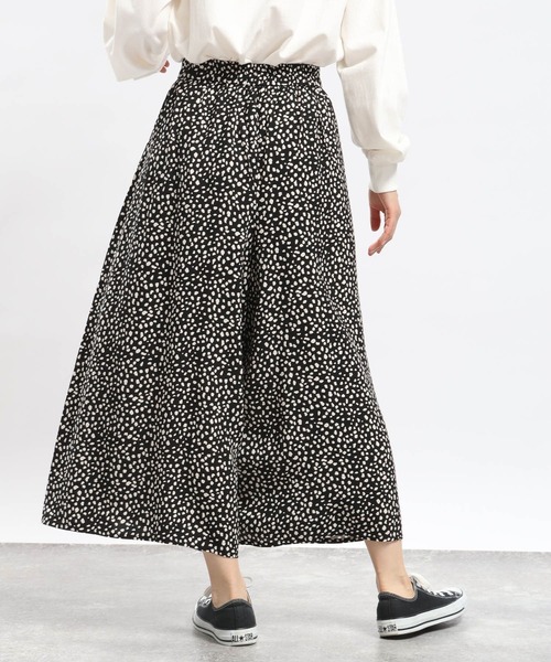 GLOBAL WORK Smile Seed Store（グローバルワーク スマイルシードストア）の「レーヨンフレアワイドパンツ/117078（その他パンツ・レディース・ダークグレー/アイボリー/ホワイト系その他7/オフホワイト/ブルー系その他7/ホワイト系その他2・SMALL/MEDIUM/LARGE/X-LARGE）」の18枚目の写真