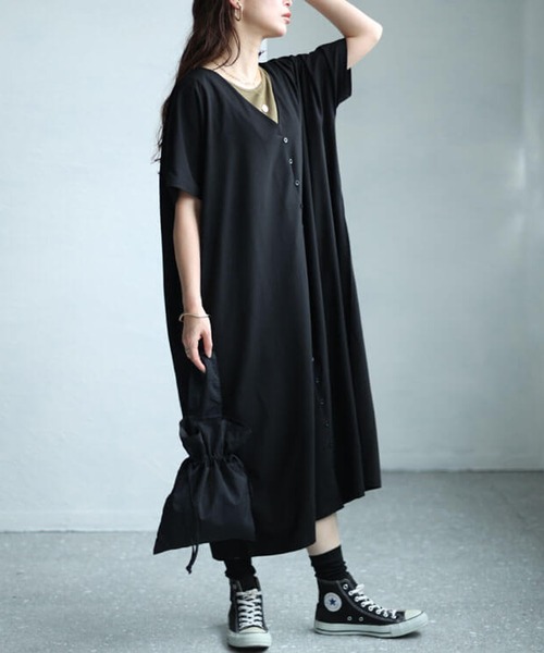 GOLDJAPAN(ゴールドジャパン)の「Vネックワイドロングワンピース【大きいサイズ対応】(ワンピース・レディース・ブラック/グリーン・LL~3L/4L~5L)」の1枚目の写真